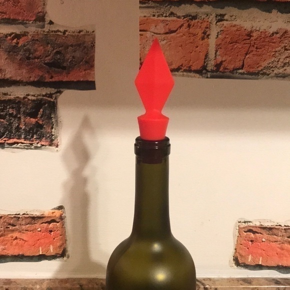 BOTTLE STOPPER SET  ✨✨✨ - Picture 3 of 5